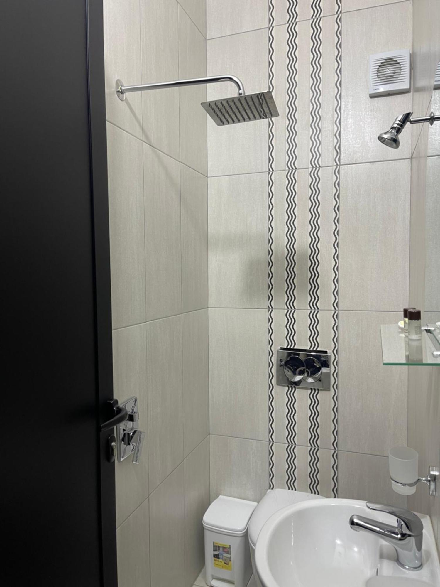 Small Hotel Ora Pogradec Zewnętrze zdjęcie