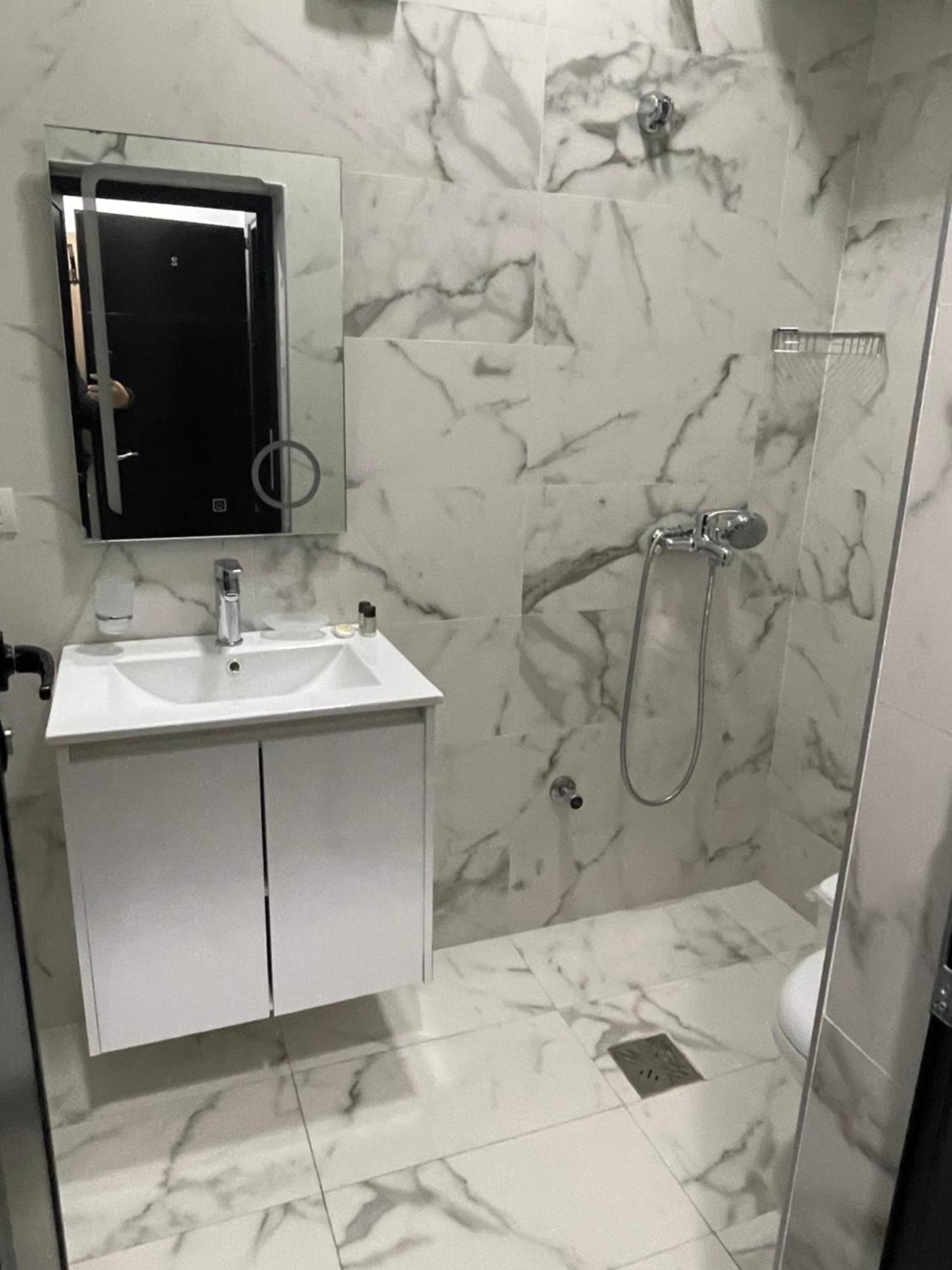 Small Hotel Ora Pogradec Zewnętrze zdjęcie